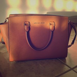 Michael Kors Selma Saffiano- Medium Satchel